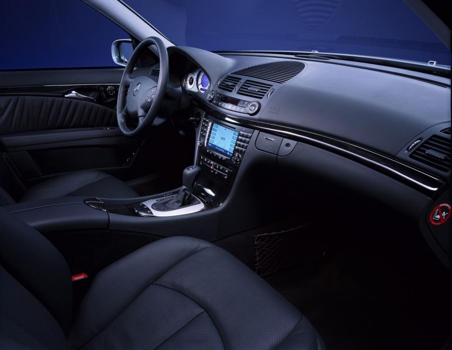  Mercedes-Benz E-Class 2002 года  (фото 115 из 448)